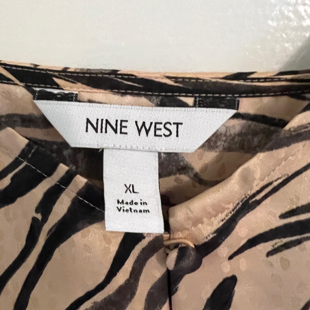 Nine West Animal Print Blouse never worn. Silky. Cami.